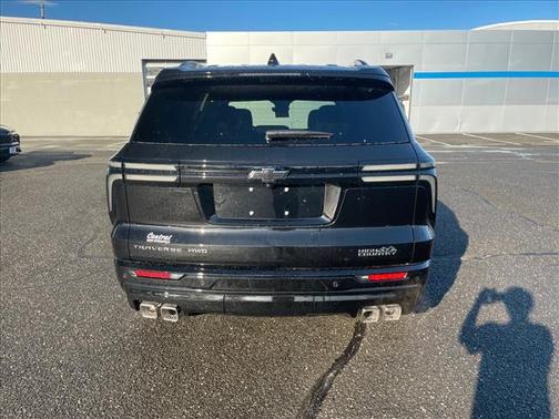 Mosaic Black Metallic 2026 Chevrolet Traverse High Country