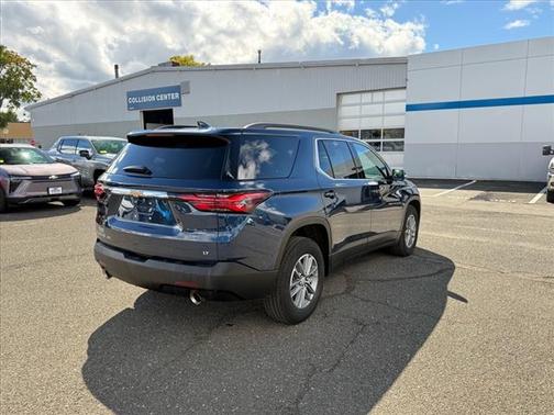 2022 Chevrolet Traverse LT Leather