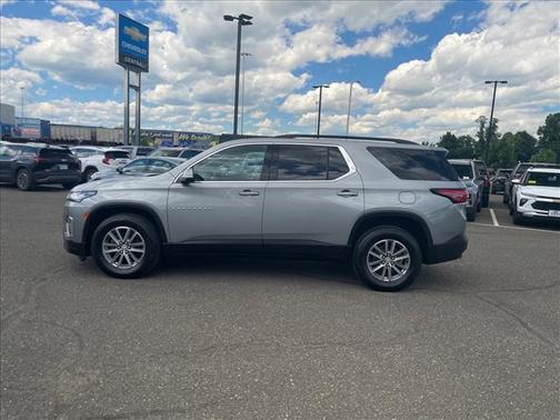 Sterling Gray Metallic 2023 Chevrolet Traverse LT Cloth