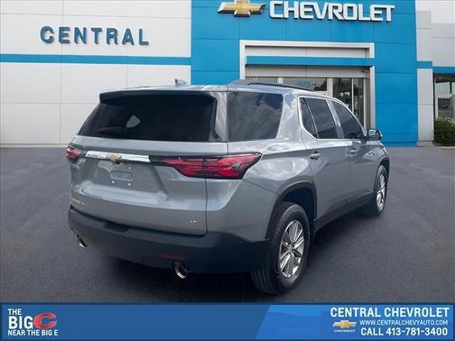 Sterling Gray Metallic 2023 Chevrolet Traverse LT Cloth