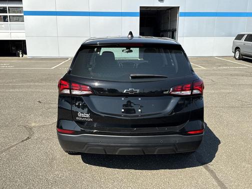 Mosaic Black Metallic 2024 Chevrolet Equinox LS