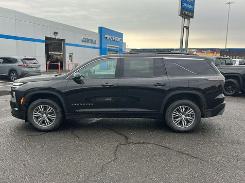 Mosaic Black Metallic 2027 Chevrolet Traverse LT