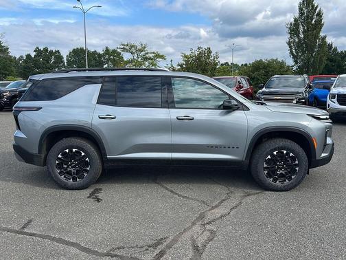 Sterling Gray Metallic 2027 Chevrolet Traverse AWD Z71