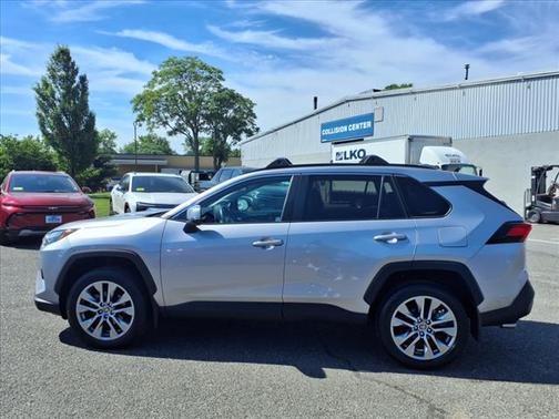 2022 Toyota RAV4 XLE Premium
