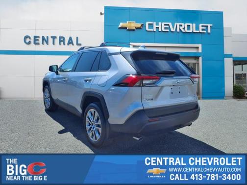 2022 Toyota RAV4 XLE Premium