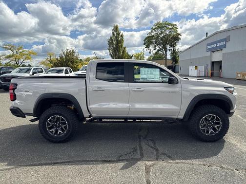 White Sands 2026 Chevrolet Colorado ZR2