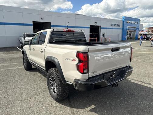 White Sands 2026 Chevrolet Colorado ZR2