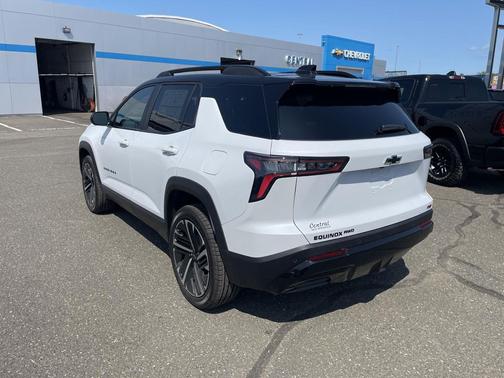 Polar White Tricoat 2026 Chevrolet Equinox AWD RS