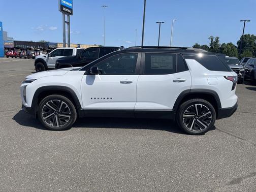 Polar White Tricoat 2026 Chevrolet Equinox AWD RS