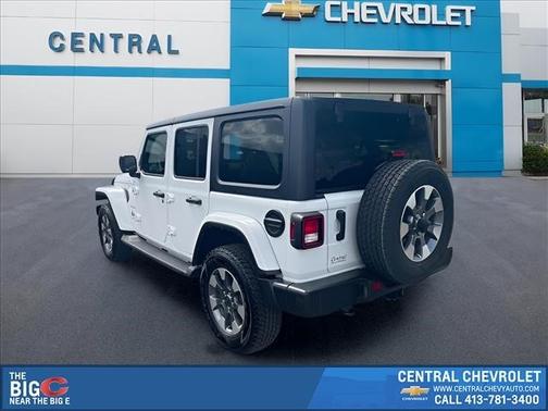 Bright White Clearcoat 2023 Jeep Wrangler 4-Door Sahara 4x4