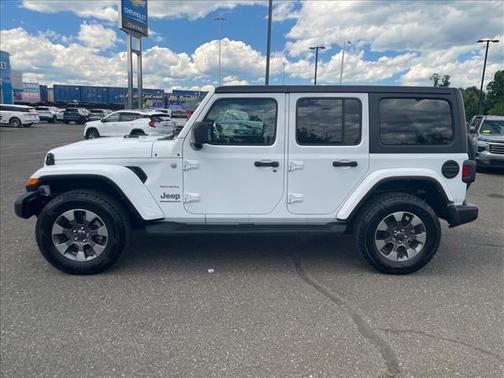 Bright White Clearcoat 2023 Jeep Wrangler 4-Door Sahara 4x4