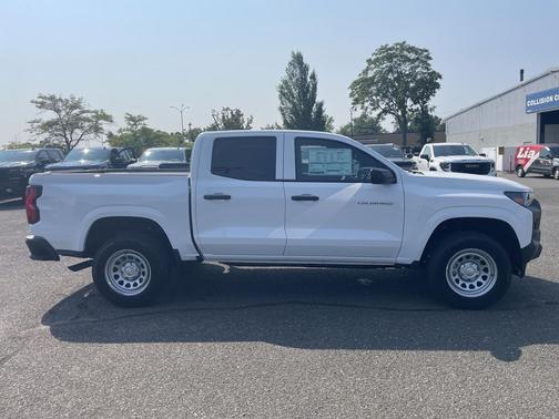 Summit White 2026 Chevrolet Colorado WT