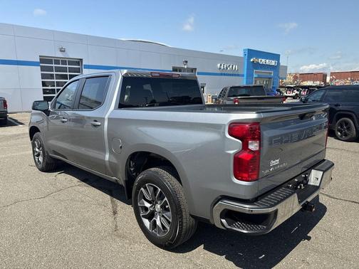 Sterling Gray Metallic 2023 Chevrolet Silverado 1500 LT