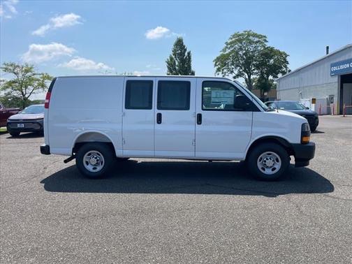 2025 Chevrolet Express 2500 RWD 2500 Regular Wheelbase WT