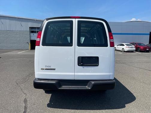 2025 Chevrolet Express 2500 RWD 2500 Regular Wheelbase WT