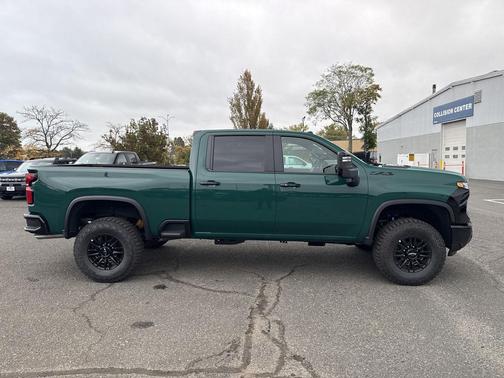 Special Exterior Color 2026 Chevrolet Silverado 2500 Crew Cab, Standard Bed, XR2, 4WD