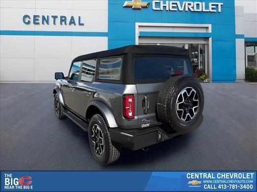 Carbonized Gray Metallic 2024 Ford Bronco Outer Banks