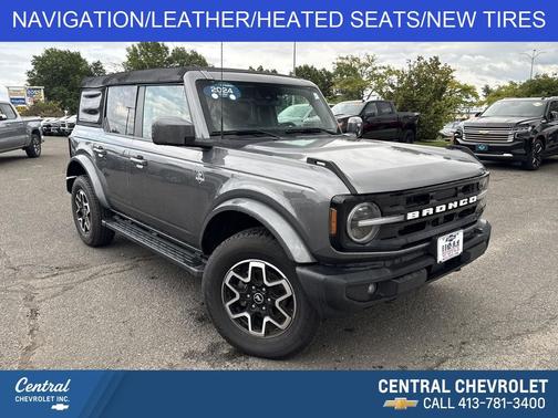 Carbonized Gray Metallic 2024 Ford Bronco Outer Banks