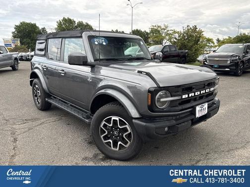 Carbonized Gray Metallic 2024 Ford Bronco Outer Banks