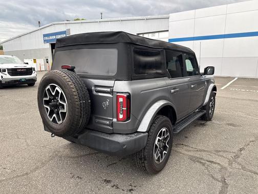 Carbonized Gray Metallic 2024 Ford Bronco Outer Banks