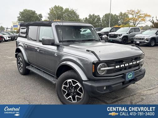 Carbonized Gray Metallic 2024 Ford Bronco Outer Banks