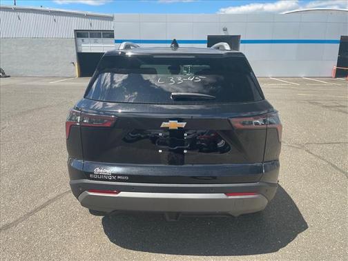 Mosaic Black Metallic 2026 Chevrolet Equinox 1LT