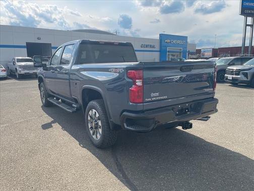 Lakeshore Blue Metallic 2026 Chevrolet Silverado 2500 Custom