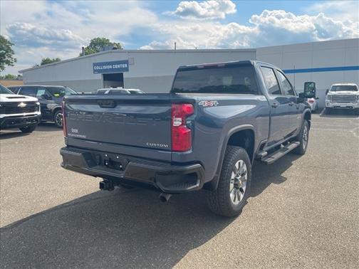 Lakeshore Blue Metallic 2026 Chevrolet Silverado 2500 Custom