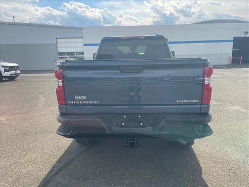 Lakeshore Blue Metallic 2026 Chevrolet Silverado 2500 Custom
