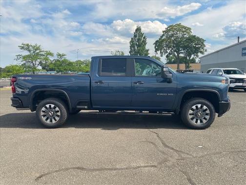 Lakeshore Blue Metallic 2026 Chevrolet Silverado 2500 Custom