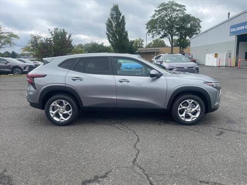 2025 Chevrolet Trax LS