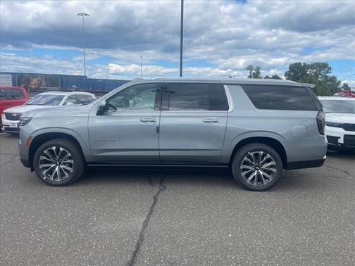2025 Chevrolet Suburban 4WD High Country