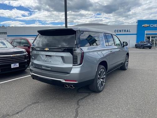 2025 Chevrolet Suburban 4WD High Country