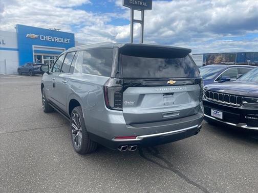 2025 Chevrolet Suburban 4WD High Country