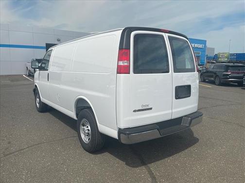Summit White 2026 Chevrolet Express 2500 LT