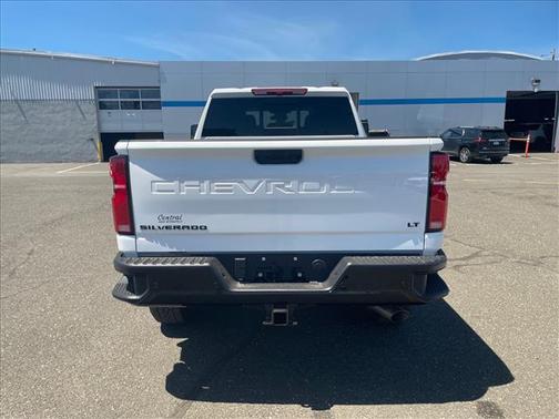 Summit White 2026 Chevrolet Silverado 2500 LT