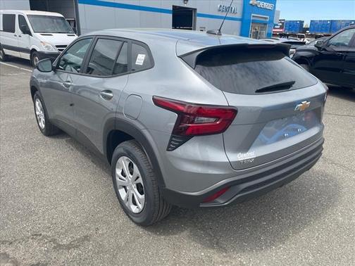 2025 Chevrolet Trax LS