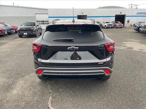 Mosaic Black Metallic 2026 Chevrolet Trax FWD 2RS