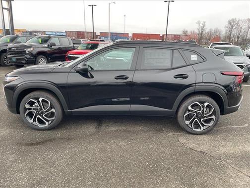 Mosaic Black Metallic 2026 Chevrolet Trax FWD 2RS