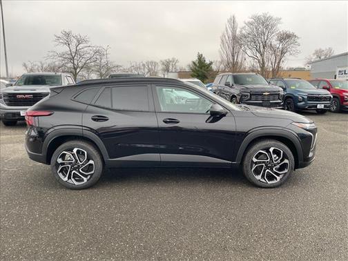 Mosaic Black Metallic 2026 Chevrolet Trax FWD 2RS