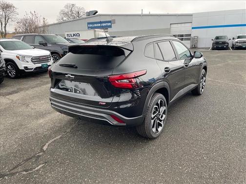 Mosaic Black Metallic 2026 Chevrolet Trax FWD 2RS