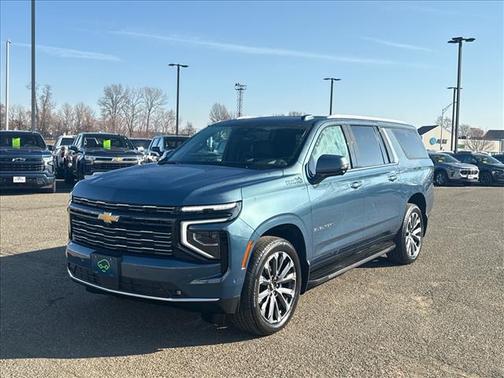 2025 Chevrolet Suburban 4WD High Country