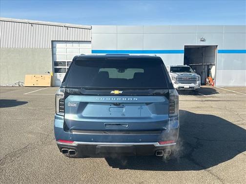 2025 Chevrolet Suburban 4WD High Country