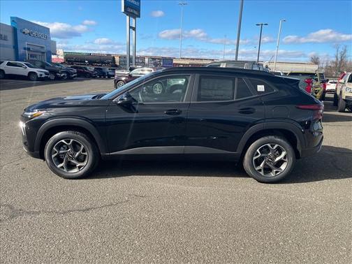 Mosaic Black Metallic 2026 Chevrolet Trax LT