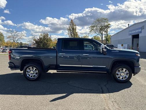 Lakeshore Blue Metallic 2026 Chevrolet Silverado 2500 High Country