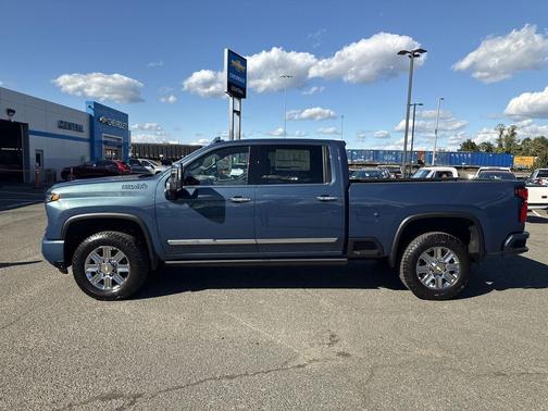 Lakeshore Blue Metallic 2026 Chevrolet Silverado 2500 High Country