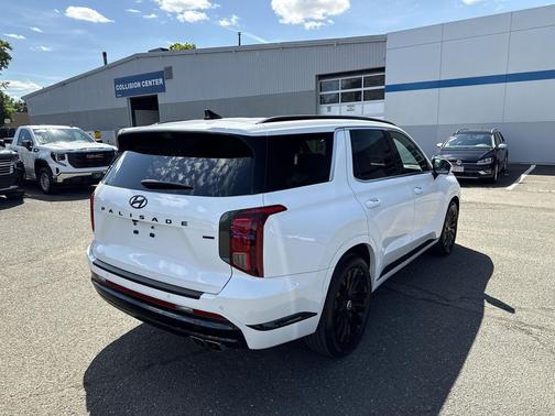 Hyper White 2024 Hyundai PALISADE Calligraphy Night Edition