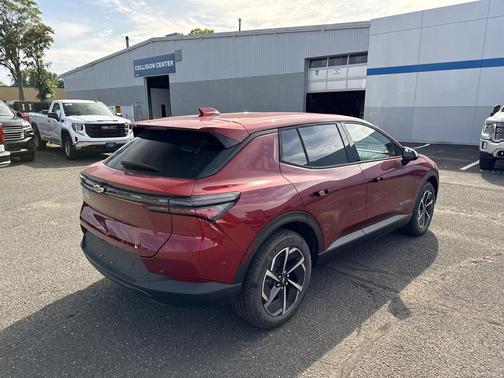 Radiant Red Tintcoat 2026 Chevrolet Equinox EV LT