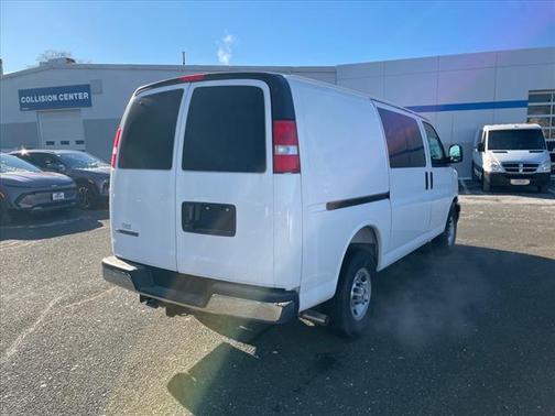 2025 Chevrolet Express 2500 RWD 2500 Regular Wheelbase WT