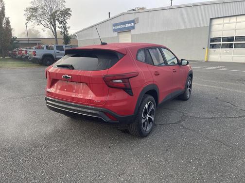 Apex Red 2026 Chevrolet Trax FWD 1RS